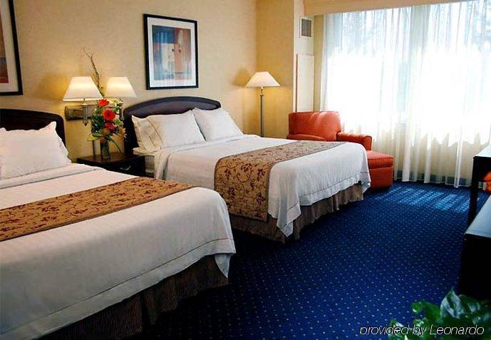 Courtyard By Marriott Seattle Federal Way Hotel Ngoại thất bức ảnh